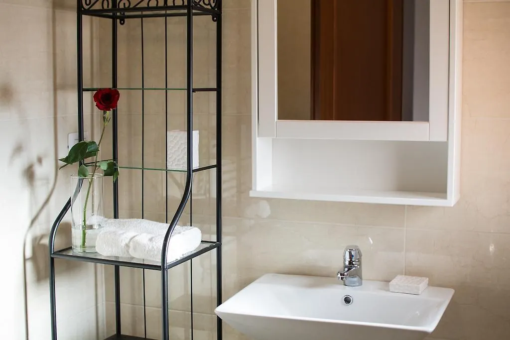 La Mia Casa Romana 0*, Ρώμη